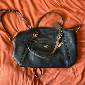 Black Coach shoulder/crossbody leather bag. Barely used.